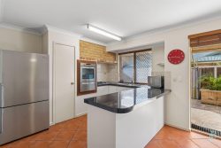 Unit 2/127 Robert St, Como WA 6152, Australia