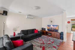 Unit 2/127 Robert St, Como WA 6152, Australia