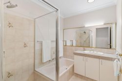 Unit 2/127 Robert St, Como WA 6152, Australia