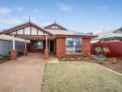 50B Azamor Dr, Boulder WA 6432, Australia