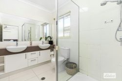 26B Brokenwood St, Emerald QLD 4720, Australia