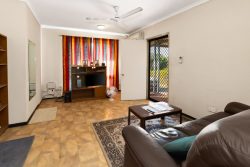 32 Bayfield Rd, Malak NT 0812, Australia