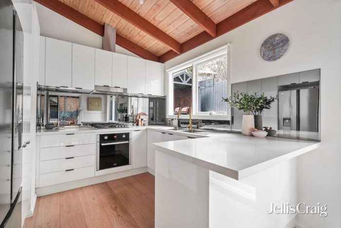 Unit 2/137 Bolton St, Eltham VIC 3094, Australia