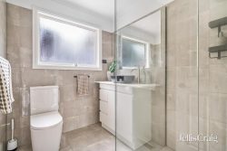 Unit 2/137 Bolton St, Eltham VIC 3094, Australia