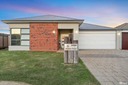 6 Buttress St, Whitby WA 6123, Australia