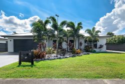 27 Calista Ct, Proserpine QLD 4800, Australia