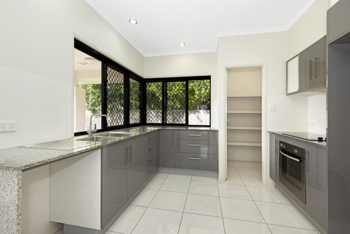 7 Cherington Blvd, Shaw QLD 4818, Australia