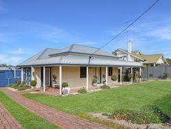 32 Clarendon St, Hamilton VIC 3300, Australia