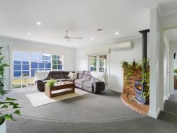 32 Clarendon St, Hamilton VIC 3300, Australia