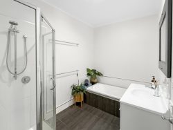 32 Clarendon St, Hamilton VIC 3300, Australia