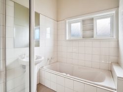 139 Coleraine Rd, Hamilton VIC 3300, Australia
