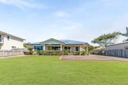 102 Cove Blvd, River Heads QLD 4655, Australia