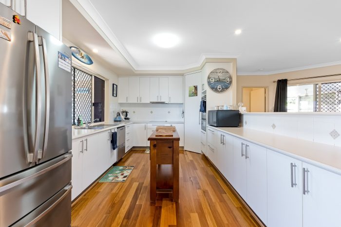 102 Cove Blvd, River Heads QLD 4655, Australia