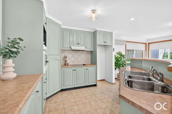 1 Cutter Cct, Encounter Bay SA 5211, Australia