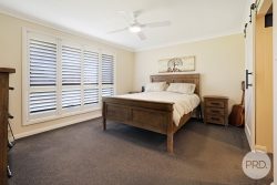 26 Daintree Cct, Moore Creek NSW 2340, Australia