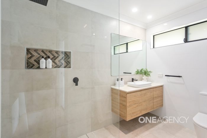 118 Daintree Dr, Albion Park NSW 2527, Australia