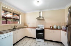 27 De L’Isle Dr, Watanobbi NSW 2259, Australia