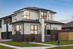 27 Dunlavin Rd, Mitcham VIC 3132, Australia