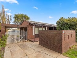 182 Elizabeth Rd, Morphett Vale SA 5162, Australia