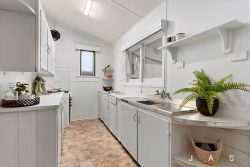 76 Empress Ave, Kingsville VIC 3012, Australia