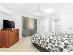 15 Woodland Dr, Frenchville QLD 4701, Australia