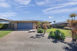 11 Salmon Ct, Andergrove QLD 4740, Australia