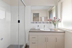 11 Salmon Ct, Andergrove QLD 4740, Australia