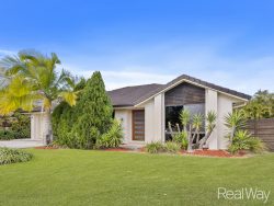 2 Pipit Cl, Mango Hill QLD 4509, Australia