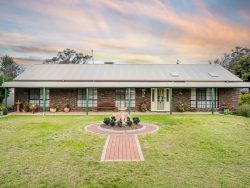 77 Adams St, Jindera NSW 2642, Australia