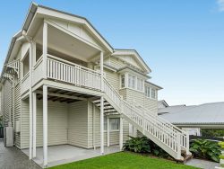 44 Southerden Ave, Grange QLD 4051, Australia