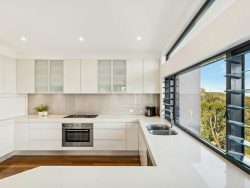 31 Table Top Rd, North Avoca NSW 2260, Australia