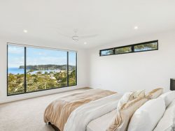 31 Table Top Rd, North Avoca NSW 2260, Australia