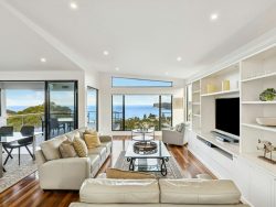 31 Table Top Rd, North Avoca NSW 2260, Australia