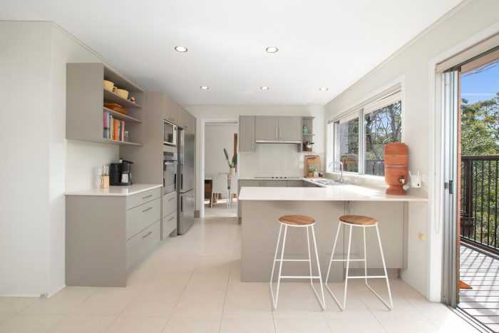 6 Hudson Cl, South Turramurra NSW 2074, Australia