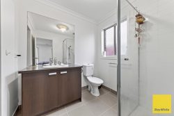 77 Isabella Way, Tarneit VIC 3029, Australia