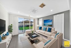 77 Isabella Way, Tarneit VIC 3029, Australia
