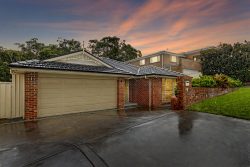 9 Joyce St, Floraville NSW 2280, Australia