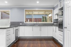 9 Joyce St, Floraville NSW 2280, Australia