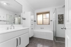 9 Joyce St, Floraville NSW 2280, Australia