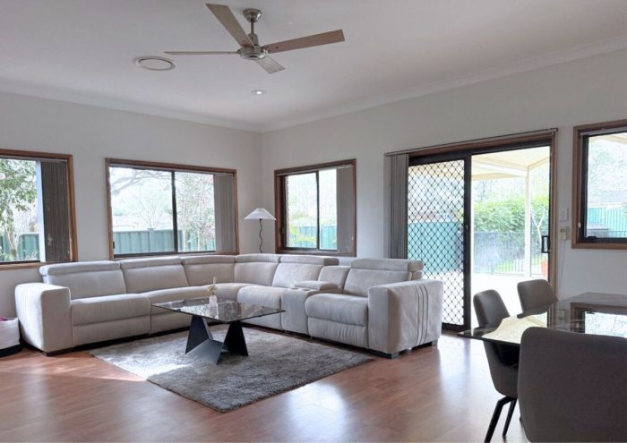 9 Tingle Cl, Kariong NSW 2250, Australia