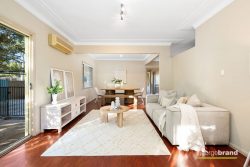 Unit 1/10 Avoca Dr, Kincumber NSW 2251, Australia