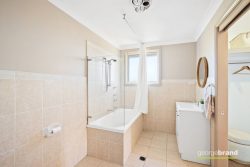 Unit 1/10 Avoca Dr, Kincumber NSW 2251, Australia