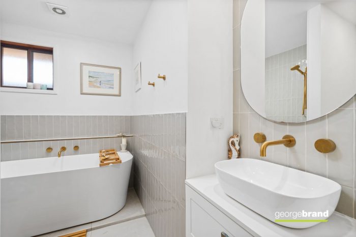 13 Waldron Rd, Kincumber NSW 2251, Australia