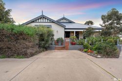 140 Kokoda Blvd, Byford WA 6122, Australia