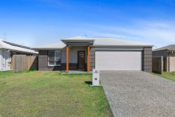 14 Lucinda Wy, Eli Waters QLD 4655, Australia
