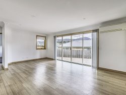 Unit 3/122A Main St, Huonville TAS 7109, Australia