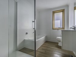 Unit 3/122A Main St, Huonville TAS 7109, Australia