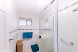 Unit 1/4 Meero St, South Mackay QLD 4740, Australia