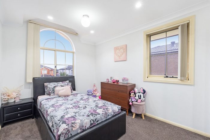 7 Roth St, Casula NSW 2170, Australia