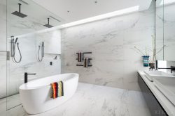 2 Myvore Ct, Toorak VIC 3142, Australia